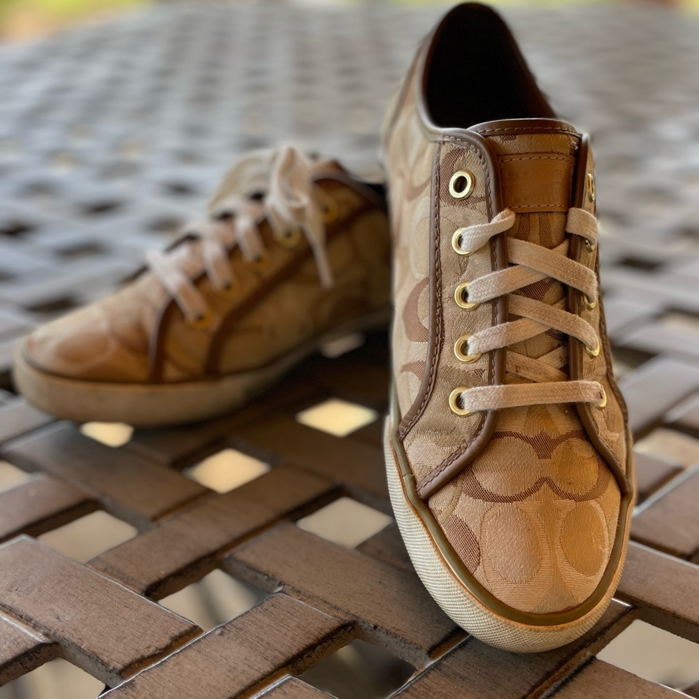 Pre-loved gorgeous Coach sneakers! Size 8.5